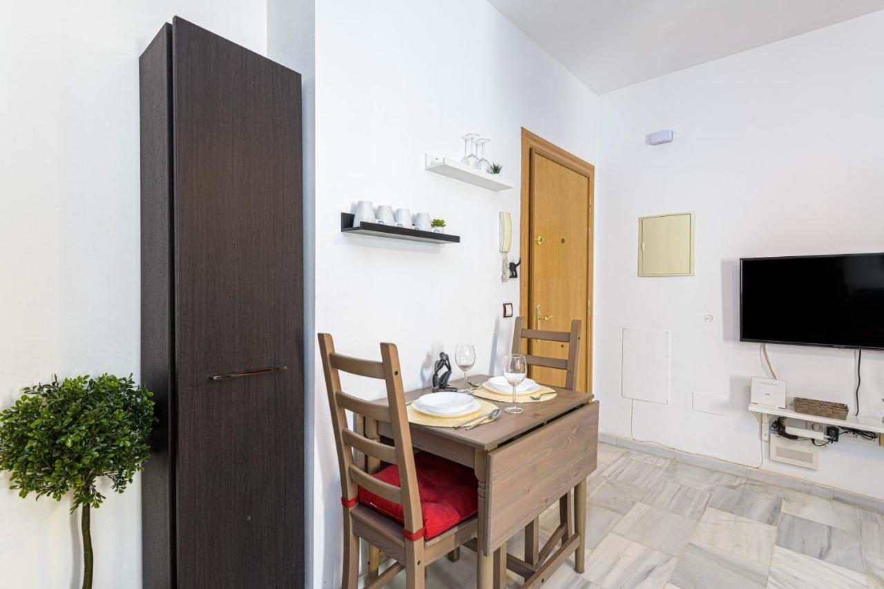 Wintowinrentals Coqueto Apartamento En El Centro De มาลากา ภายนอก รูปภาพ