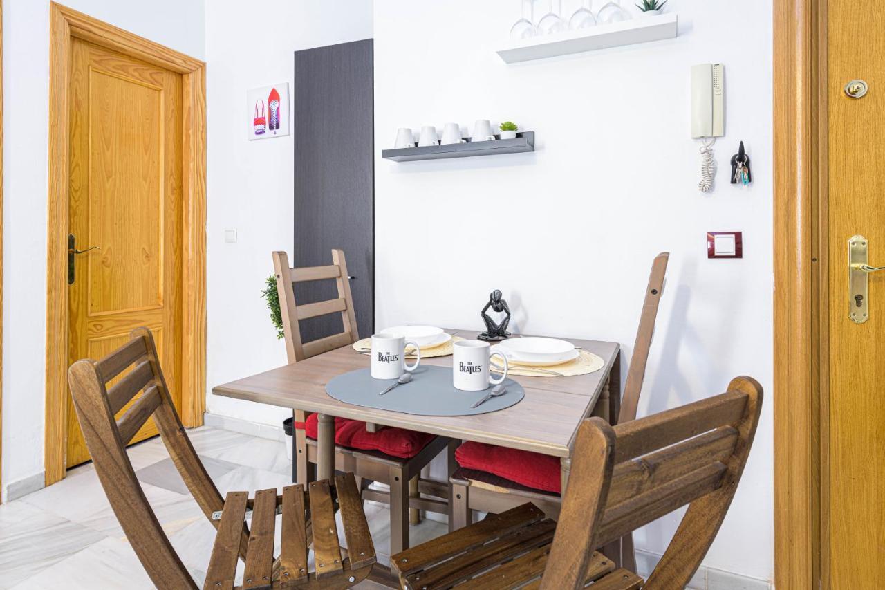 Wintowinrentals Coqueto Apartamento En El Centro De มาลากา ภายนอก รูปภาพ